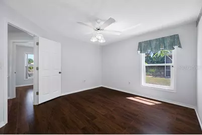 5321 Gardens Dr, Sarasota, FL 34243 - Photo 19