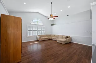 5321 Gardens Dr, Sarasota, FL 34243 - Photo 21