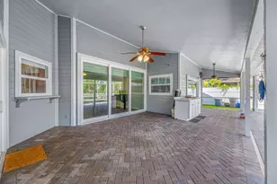 5321 Gardens Dr, Sarasota, FL 34243 - Photo 43