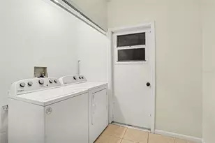4105 Spring Way Cir, Valrico, FL 33596 - Photo 17