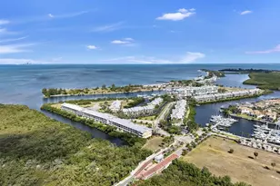 3202 Mangrove Point Dr, Ruskin, FL 33570 - Photo 3
