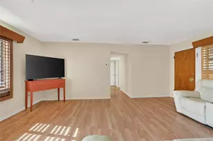 1610 Valencia Dr W, Largo, FL 33778 - Photo 37