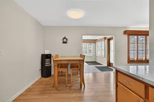 1610 Valencia Dr W, Largo, FL 33778 - Photo 9