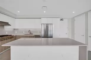 400 Central Ave, Saint Petersburg, FL 33701 - Photo 9