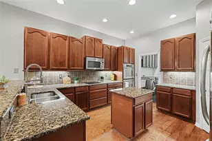 3220 Majestic View Dr, Lutz, FL 33558 - Photo 13