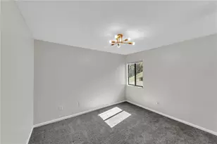 4114 Pinelake Ln, Tampa, FL 33618 - Photo 17