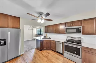 4114 Pinelake Ln, Tampa, FL 33618 - Photo 5