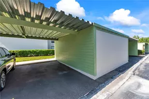 4114 Pinelake Ln, Tampa, FL 33618 - Photo 21