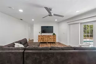 2540 Lake Ellen Cir, Tampa, FL 33618 - Photo 15