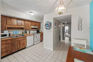 6400 46th Ave N, Kenneth City, FL 33709 - Photo 9