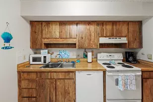 6400 46th Ave N, Kenneth City, FL 33709 - Photo 9
