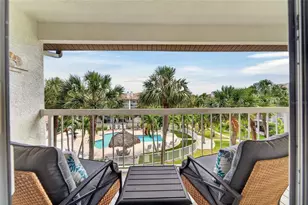 394 Madeira Cir, Saint Petersburg, FL 33715 - Photo 29