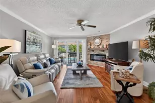 394 Madeira Cir, Saint Petersburg, FL 33715 - Photo 21