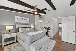 394 Madeira Cir, Saint Petersburg, FL 33715 - Photo 25