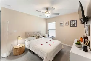 36548 Garden Wall Wy, Zephyrhills, FL 33541 - Photo 9