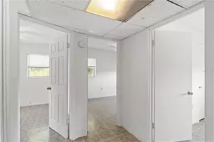 1421 14th St E, Bradenton, FL 34208 - Photo 21