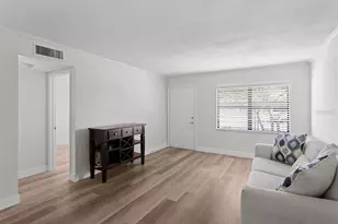 4910 Bay Street NE, Saint Petersburg, FL 33703 - Photo 3