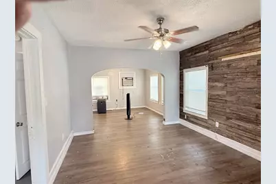 1933 47th Street S, Saint Petersburg, FL 33711 - Photo 5
