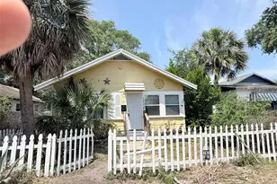1933 47th St S, Saint Petersburg, FL 33711 - Photo 1