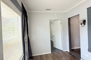 1933 47th St S, Saint Petersburg, FL 33711 - Photo 3
