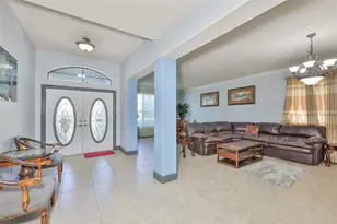2679 Lakebreeze Ln S, Clearwater, FL 33759 - Photo 5