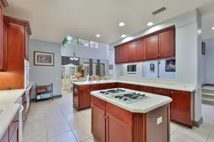 2679 Lakebreeze Ln S, Clearwater, FL 33759 - Photo 13