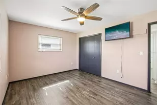 704 Ojai Ave, Sun City Center, FL 33573 - Photo 17