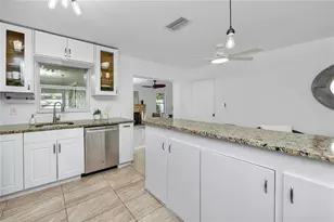 6482 20th St N, Saint Petersburg, FL 33702 - Photo 13