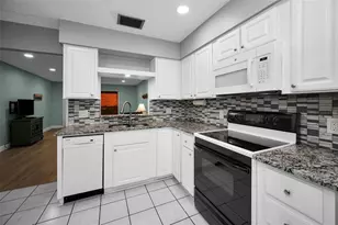 859 Oxford Ct, Dunedin, FL 34698 - Photo 15