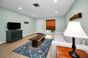 859 Oxford Ct, Dunedin, FL 34698 - Photo 3