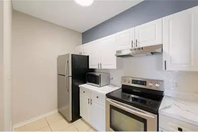 18001 Richmond Place Drive #1010, Tampa, FL 33647 - Photo 3