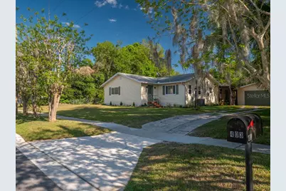 403 E Carolina Avenue, Plant City, FL 33563 - Photo 1