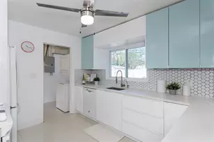 1435 77th Ave N, Saint Petersburg, FL 33702 - Photo 9