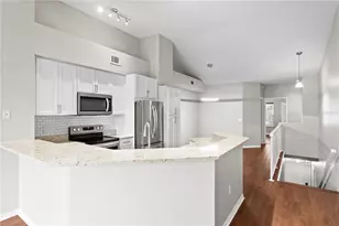 943 Normandy Trace Rd, Tampa, FL 33602 - Photo 7