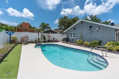 12107 72nd Way, Largo, FL 33773 - Photo 3