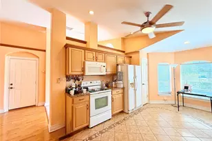 1150 Oakwood Dr, Dunedin, FL 34698 - Photo 17