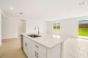 12574 Hourglass Wy, Dade City, FL 33525 - Photo 13