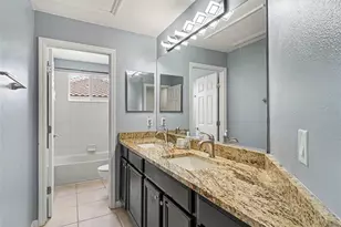 1656 Pinyon Pine Dr, Sarasota, FL 34240 - Photo 17