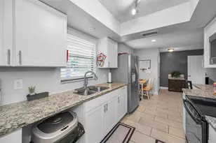 3011 Shadow Oaks Dr, Holiday, FL 34690 - Photo 3
