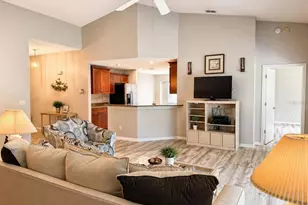 822 McCallister Ave, Sun City Center, FL 33573 - Photo 5