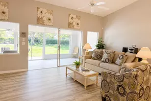 822 McCallister Ave, Sun City Center, FL 33573 - Photo 7