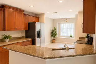 822 McCallister Ave, Sun City Center, FL 33573 - Photo 5