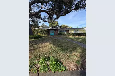 498 Bayview Drive NE, Saint Petersburg, FL 33704 - Photo 3