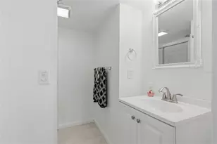 5246 Amanda St, Zephyrhills, FL 33542 - Photo 19