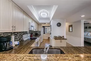 7435 Bayshore Dr, Treasure Island, FL 33706 - Photo 11