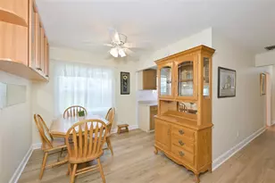 2202 Clubhouse Dr, Sun City Center, FL 33573 - Photo 17