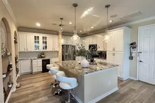 11107 Green Park Cir, Tampa, FL 33626 - Photo 3