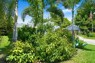 2221 Coronada Way S, Saint Petersburg, FL 33712 - Photo 43