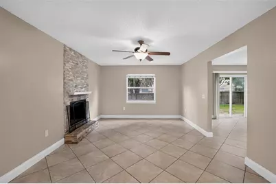 303 Sugar Creek Drive, Plant City, FL 33563 - Photo 7