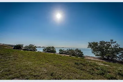2 Causeway Boulevard #208, Dunedin, FL 34698 - Photo 3